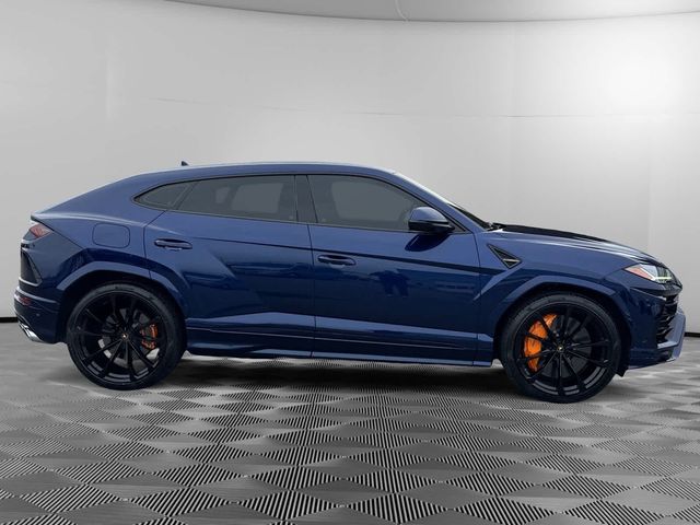 2020 Lamborghini Urus Base