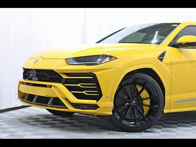 2020 Lamborghini Urus Base