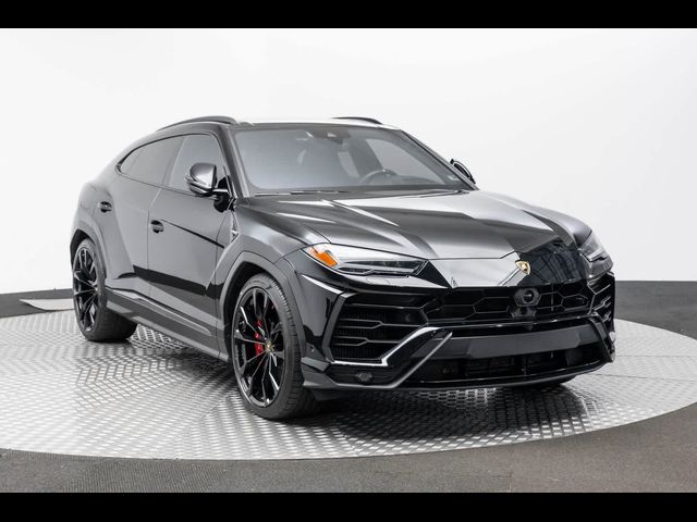 2020 Lamborghini Urus Base