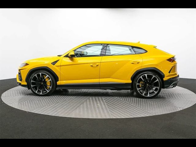 2020 Lamborghini Urus Base