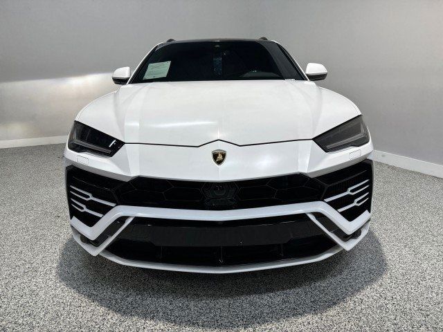 2020 Lamborghini Urus Base