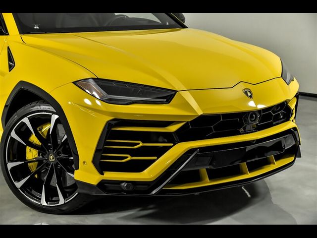 2020 Lamborghini Urus Base