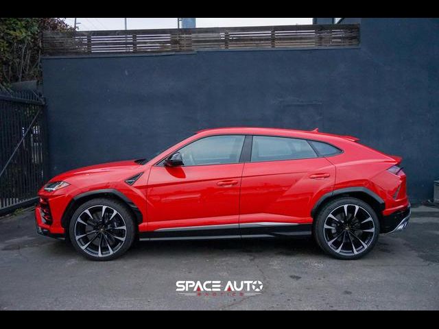 2020 Lamborghini Urus Base