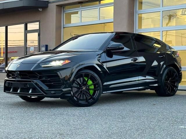 2020 Lamborghini Urus Base