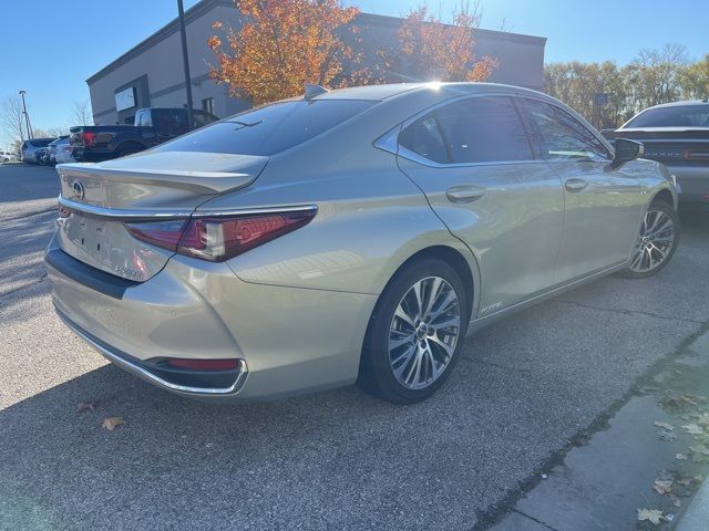 2020 Lexus ES 300h