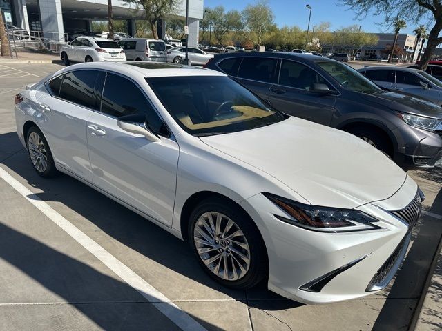 2020 Lexus ES 300h Luxury