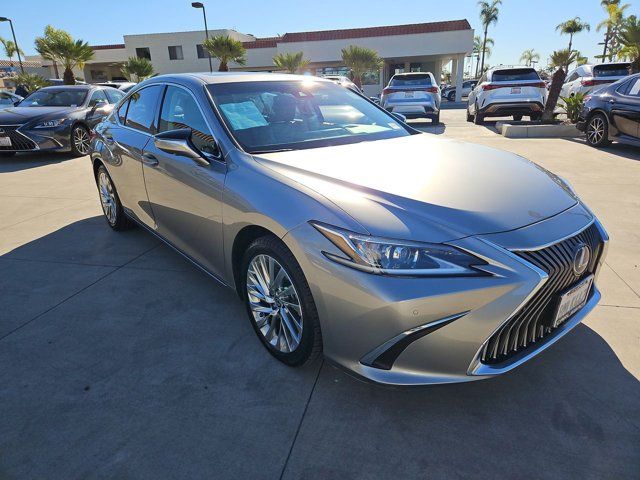 2020 Lexus ES 300h Luxury