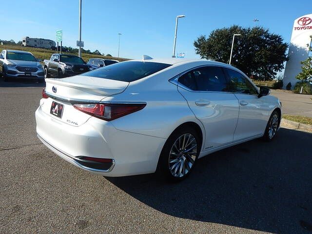 2020 Lexus ES 300h Ultra Luxury