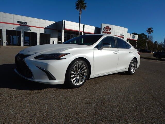 2020 Lexus ES 300h Ultra Luxury