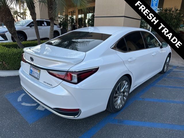 2020 Lexus ES 300h Ultra Luxury