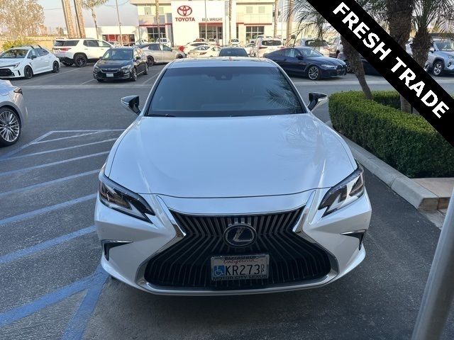 2020 Lexus ES 300h Ultra Luxury