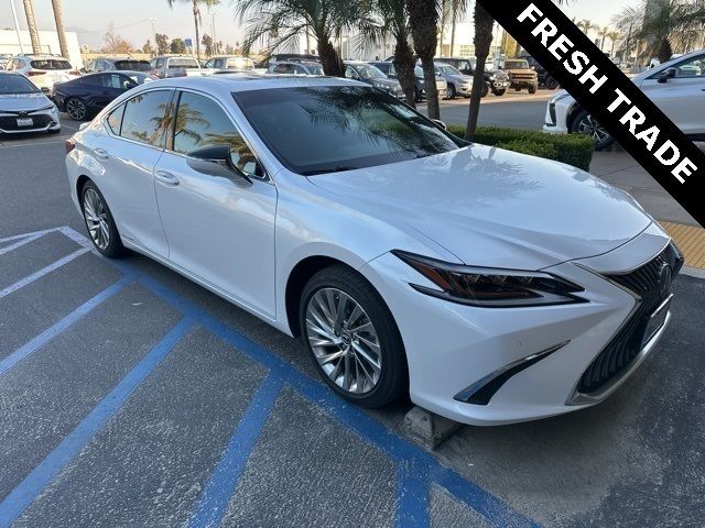 2020 Lexus ES 300h Ultra Luxury