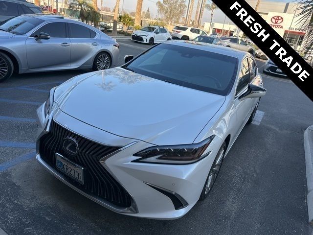 2020 Lexus ES 300h Ultra Luxury