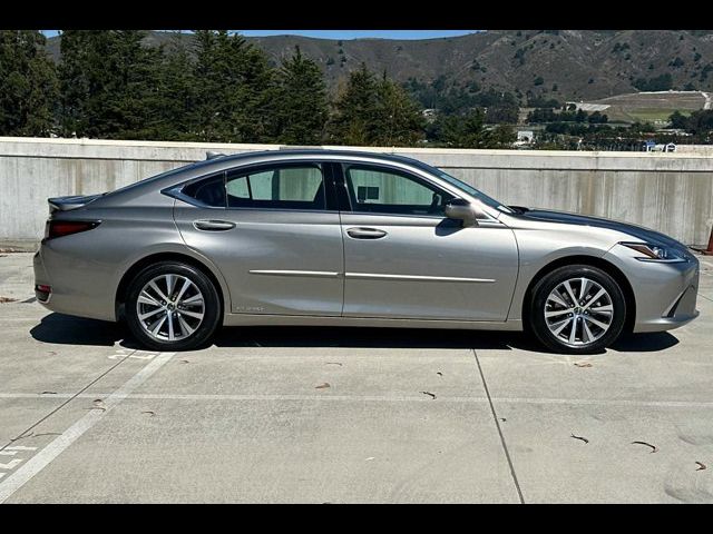 2020 Lexus ES 300h