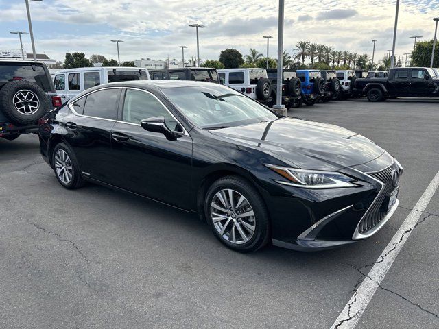 2020 Lexus ES 300h