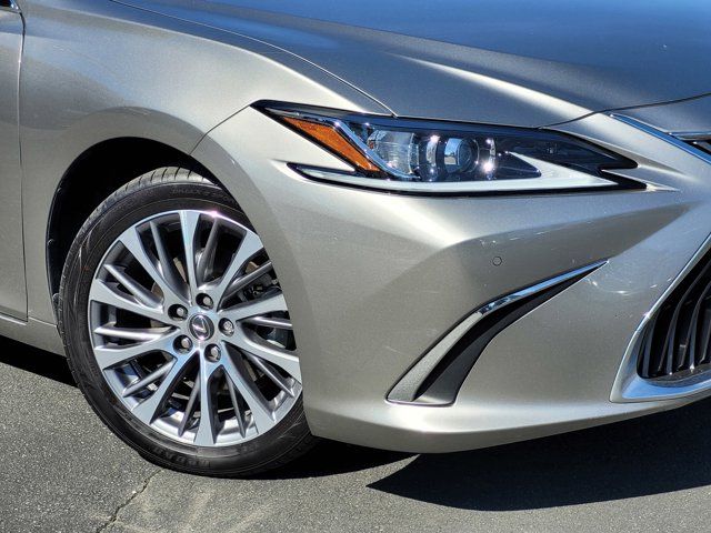 2020 Lexus ES 300h