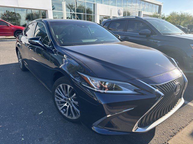 2020 Lexus ES 300h