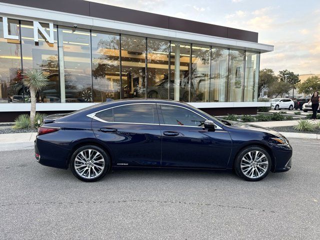 2020 Lexus ES 300h