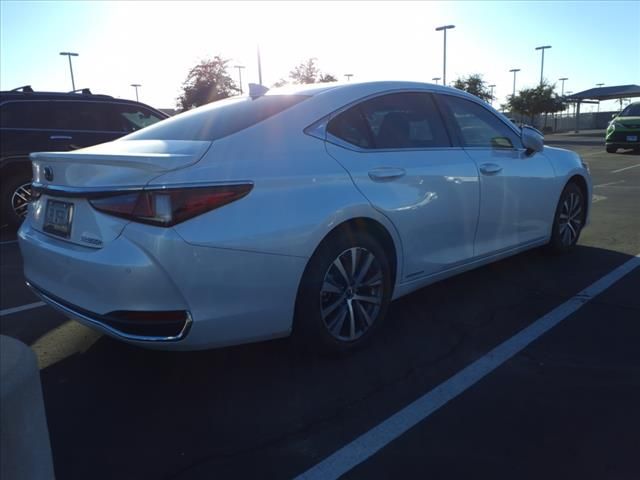 2020 Lexus ES 300h