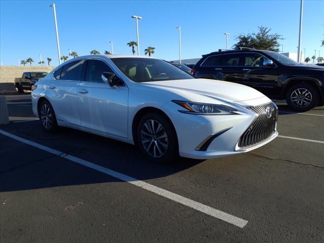 2020 Lexus ES 300h