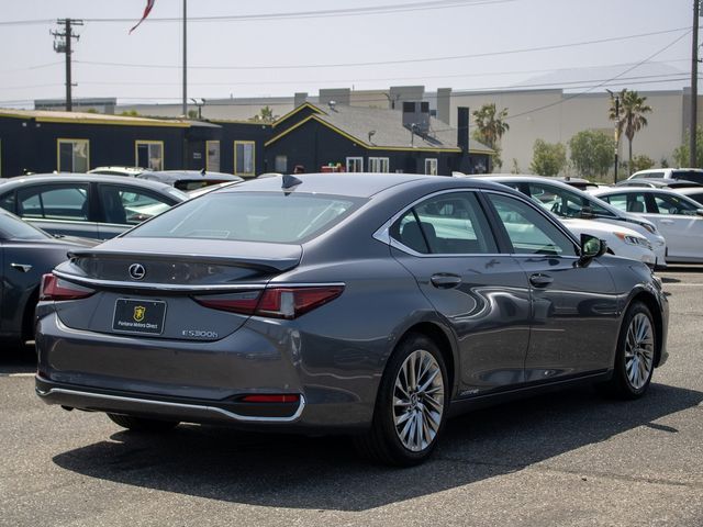 2020 Lexus ES 300h Luxury