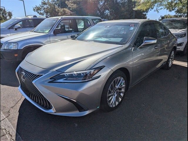 2020 Lexus ES 300h Luxury