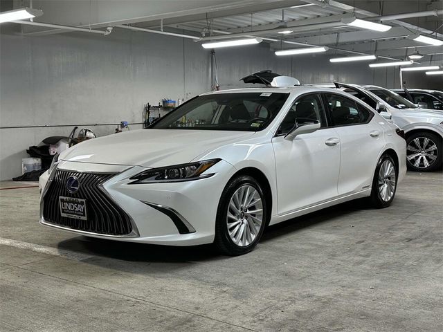 2020 Lexus ES 300h Luxury