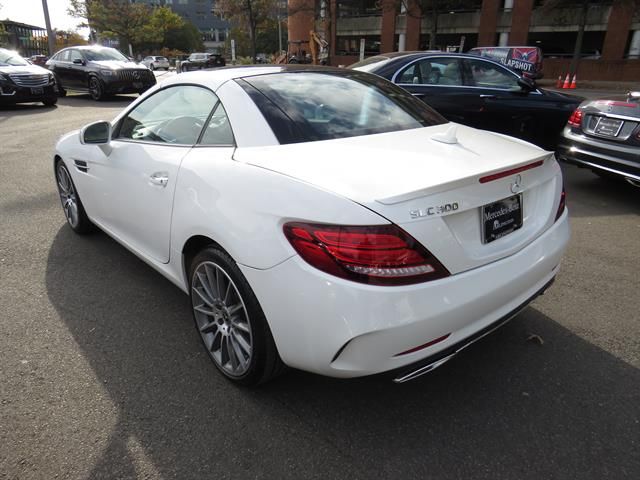 2020 Mercedes-Benz SLC 300