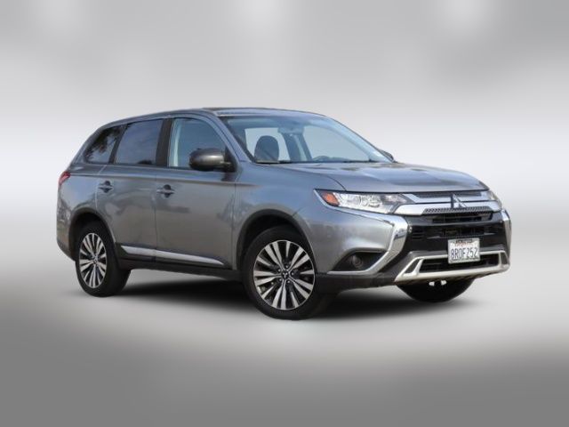 2020 Mitsubishi Outlander ES