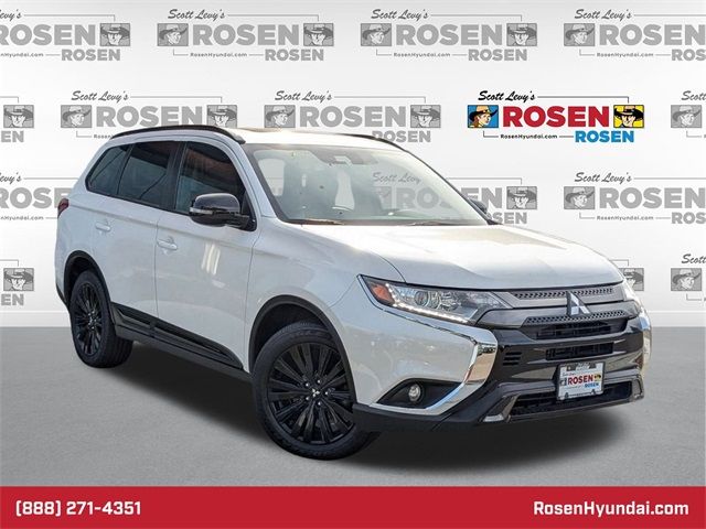 2020 Mitsubishi Outlander LE