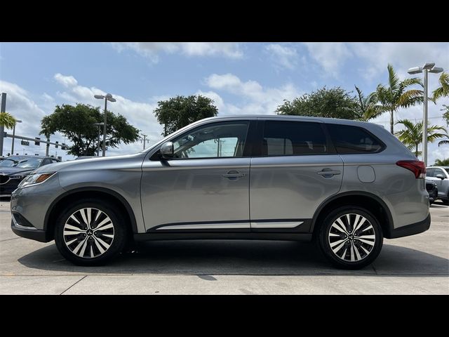 2020 Mitsubishi Outlander SE