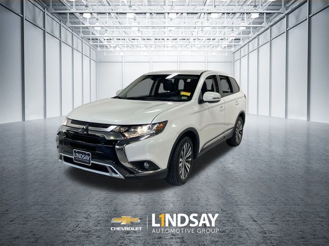 2020 Mitsubishi Outlander SE