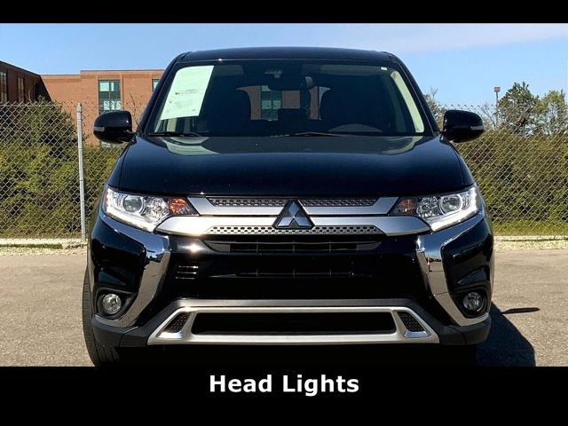 2020 Mitsubishi Outlander SE