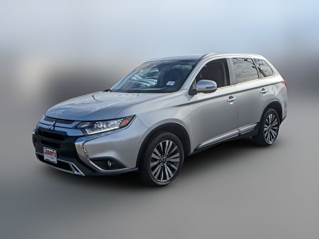 2020 Mitsubishi Outlander SE