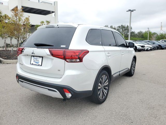 2020 Mitsubishi Outlander SE