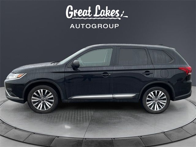 2020 Mitsubishi Outlander SE