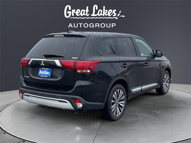 2020 Mitsubishi Outlander SE