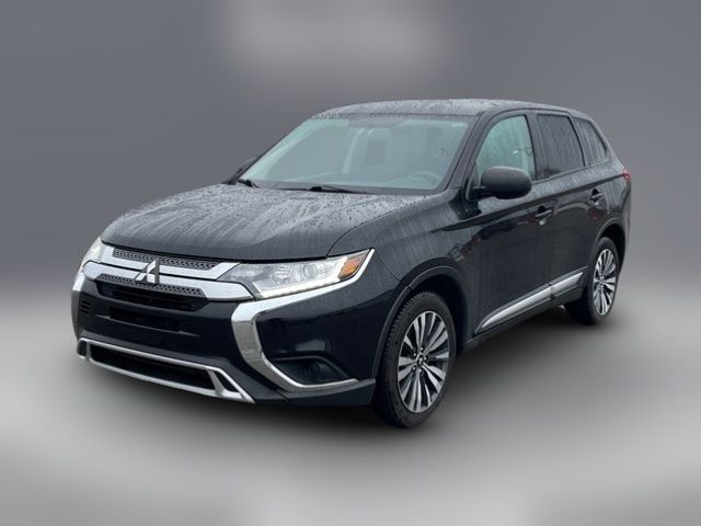 2020 Mitsubishi Outlander SE