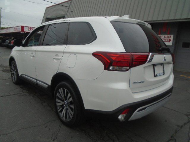 2020 Mitsubishi Outlander ES