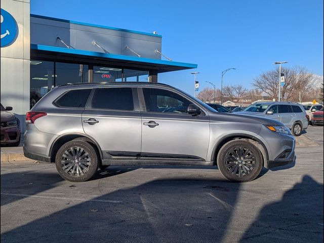 2020 Mitsubishi Outlander LE