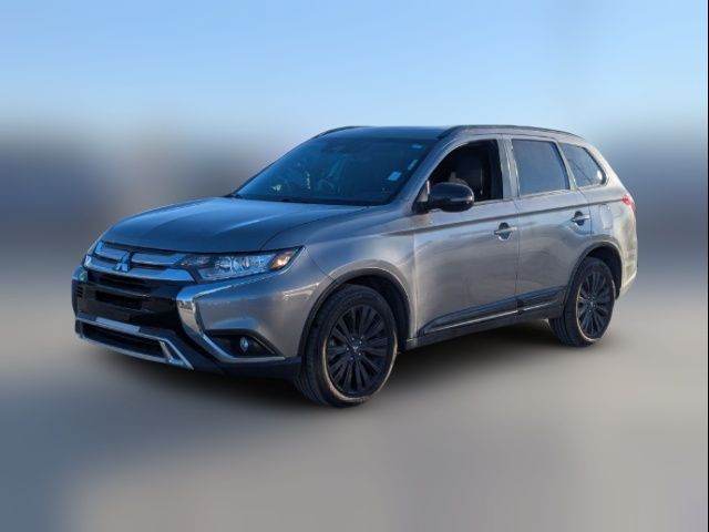 2020 Mitsubishi Outlander LE