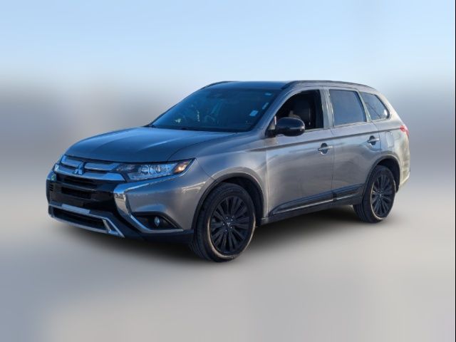 2020 Mitsubishi Outlander LE