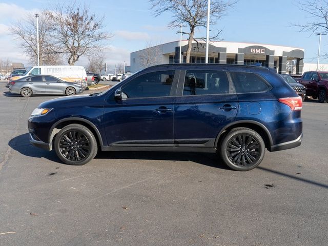 2020 Mitsubishi Outlander SE