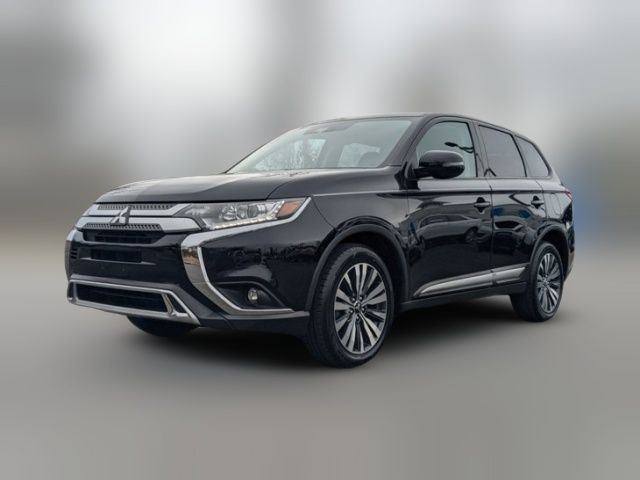 2020 Mitsubishi Outlander SE