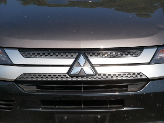 2020 Mitsubishi Outlander ES