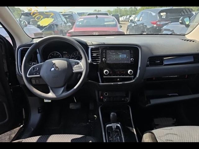 2020 Mitsubishi Outlander ES