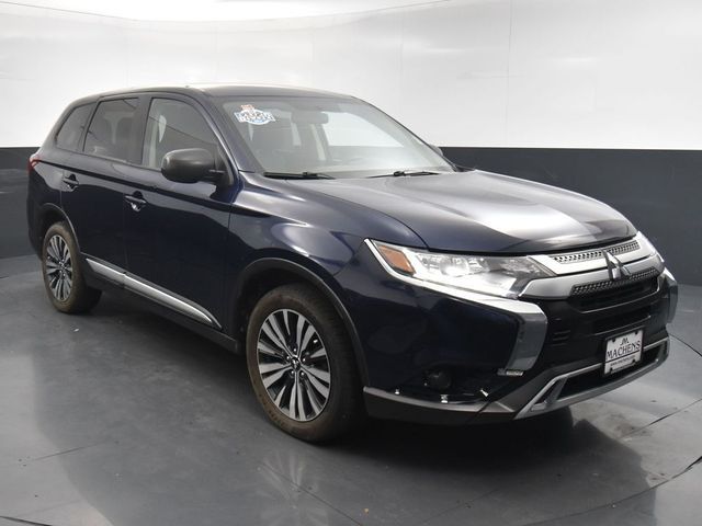 2020 Mitsubishi Outlander SE