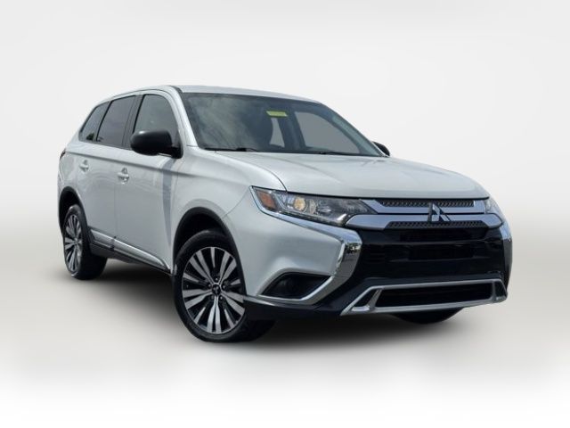2020 Mitsubishi Outlander ES
