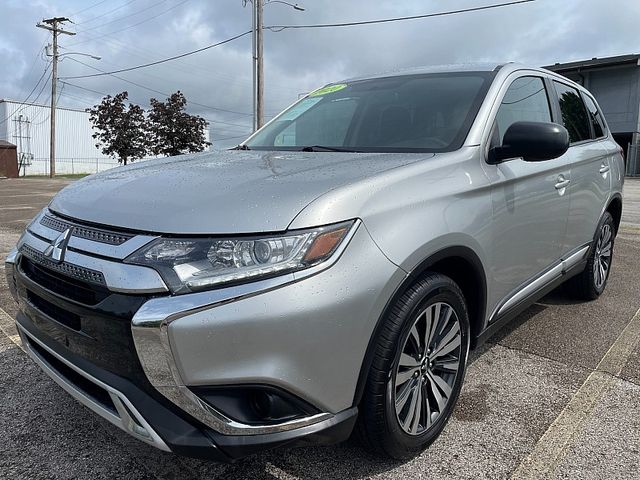 2020 Mitsubishi Outlander SE