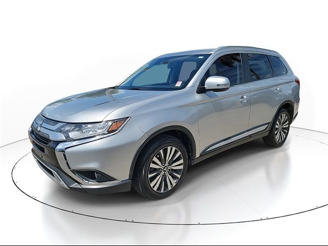 2020 Mitsubishi Outlander SE